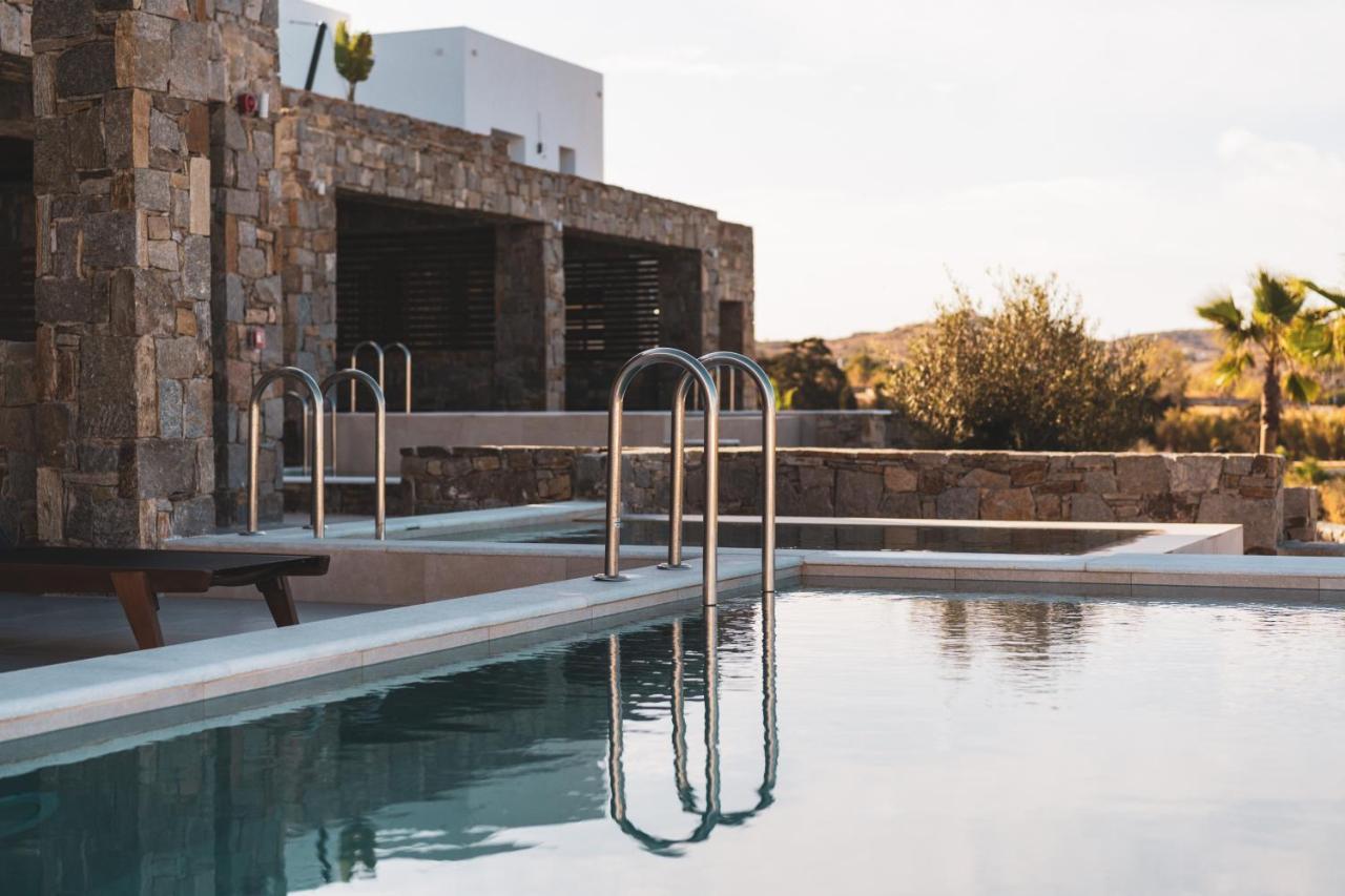 Kouros Blanc Resort & Suites Pounda Exterior foto