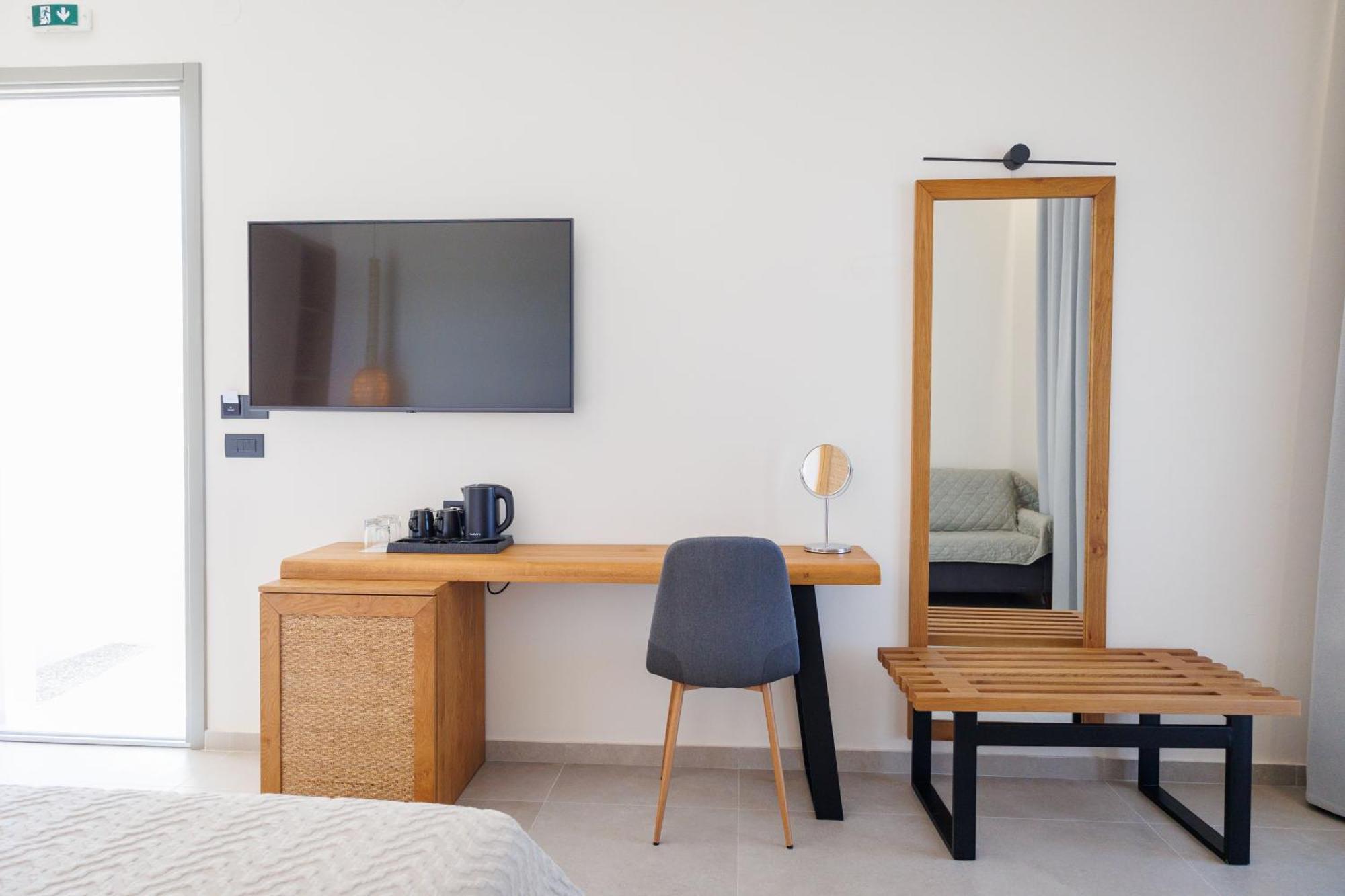Kouros Blanc Resort & Suites Pounda Habitación foto